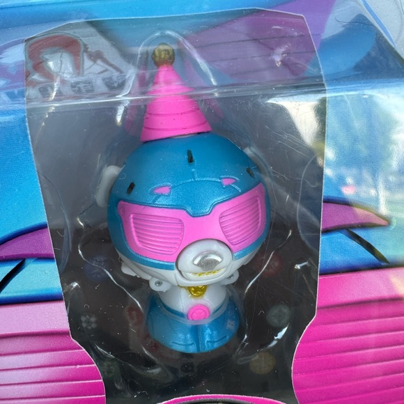 Bakugan Cosplay Drago Cubbo Core Collectible Figure 2021 - Picture 5 of 6